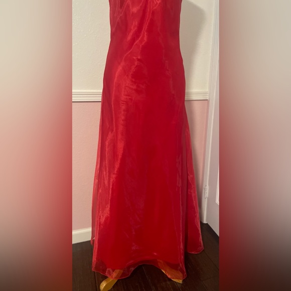 Vintage Gown - Picture 3 of 16